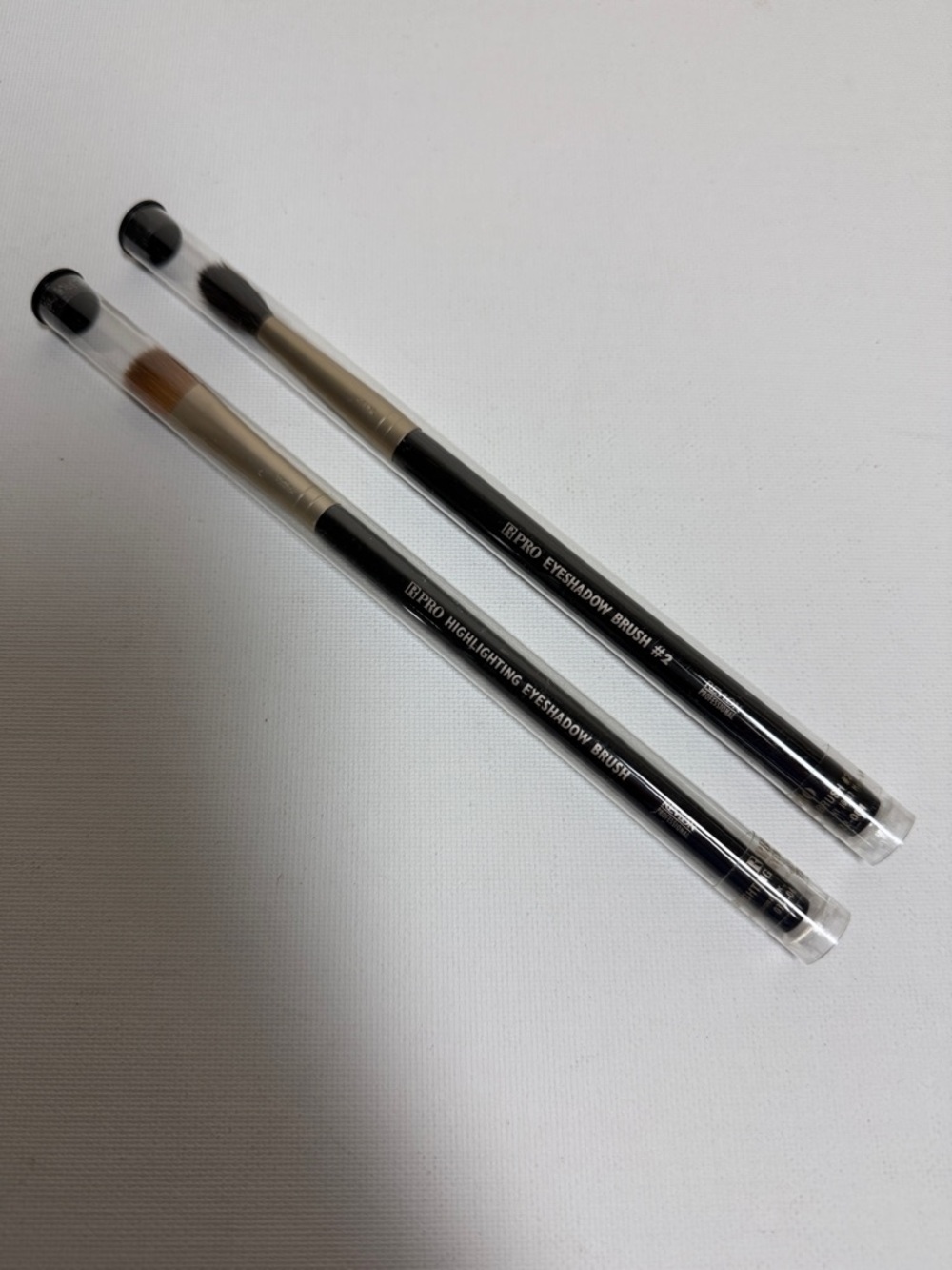 2 Piece Brush Set - eyeshadow and highlighting eyeshadow